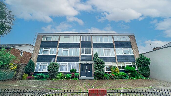 2 Bedroom Apartment To Rent In Belmont Court, High Road, Whetstone, N20