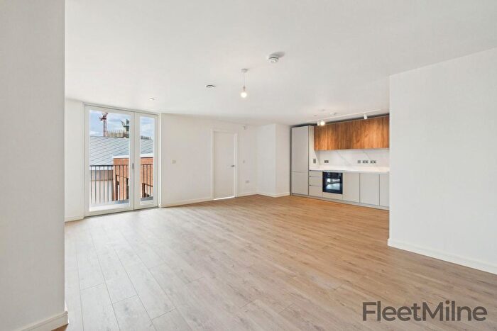 2 Bedroom Flat To Rent In Sapphire Court, Bradford Street, Birmingham, B12