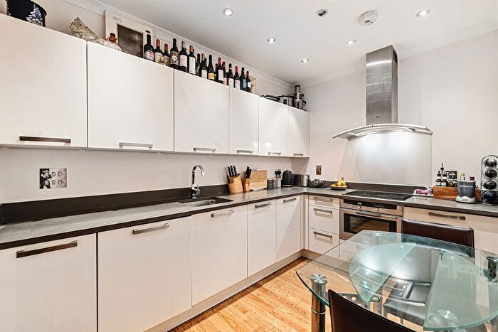 1 Bedroom Flat For Sale In Bloomsbury Square, London, WC1A