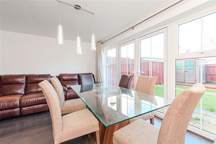 4 Bedroom Terraced House For Sale In Perrin Road, Dartford, Kent, DA1