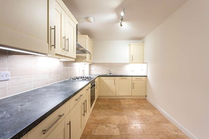 5 Bedroom Terraced House For Sale In Shoppenhangers Road, Maidenhead, SL6