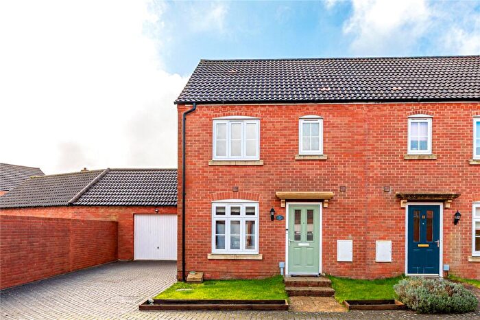 3 Bedroom Semi Detached House For Sale In Coppers Road, Devizes, Wiltshire, SN10