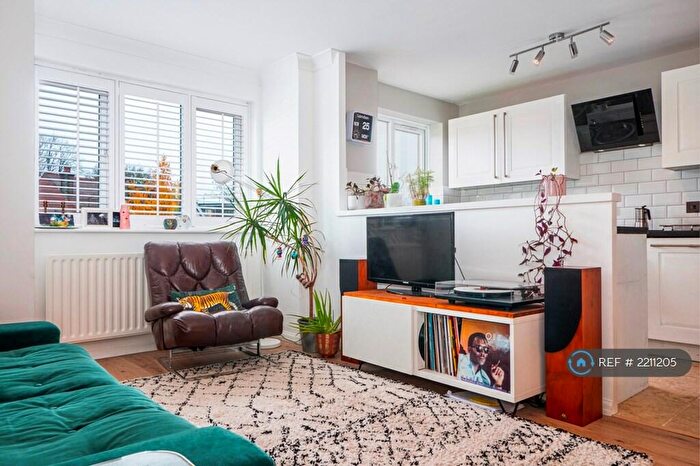 1 Bedroom Flat To Rent In Caroline Close, London, N10