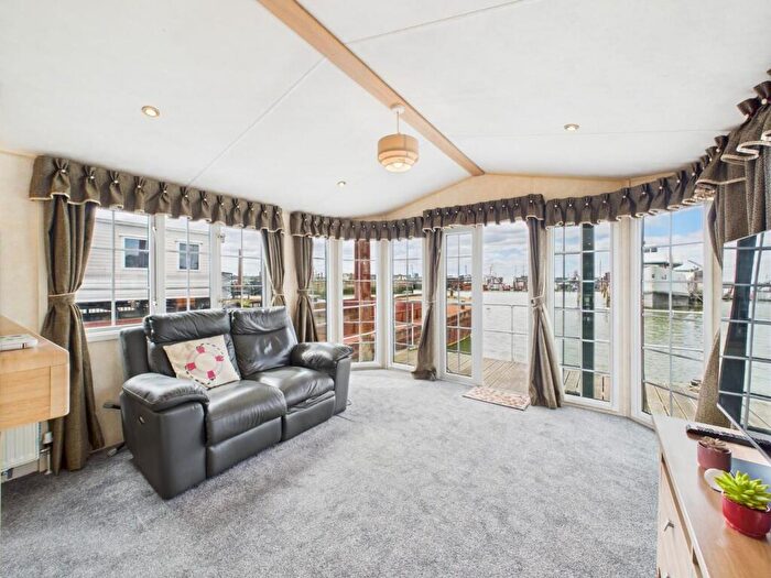 2 Bedroom Property For Sale In Vicarage Lane, Hoo, Rochester, ME3