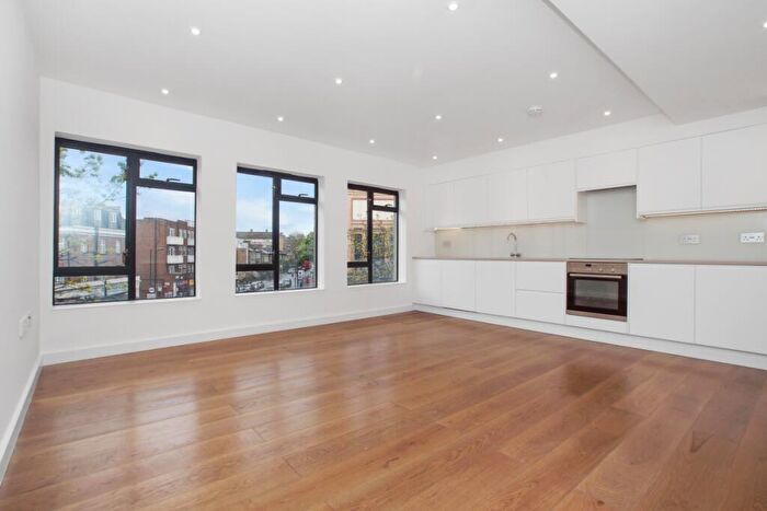 2 Bedroom Apartment To Rent In - Holloway Road London, N7