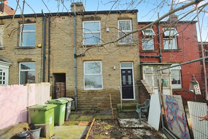 2 Bedroom Terraced House For Sale In Ravensknowle Road, Moldgreen, Huddersfield, West Yorkshire, HD5