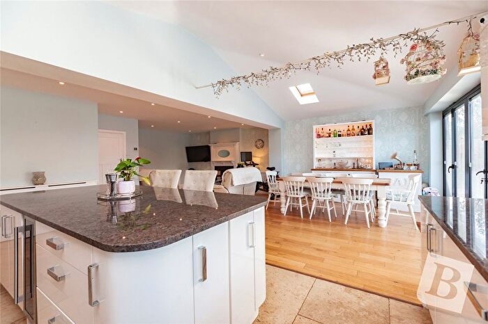 4 Bedroom Semi-detached House For Sale In Elm Avenue, Upminster, RM14