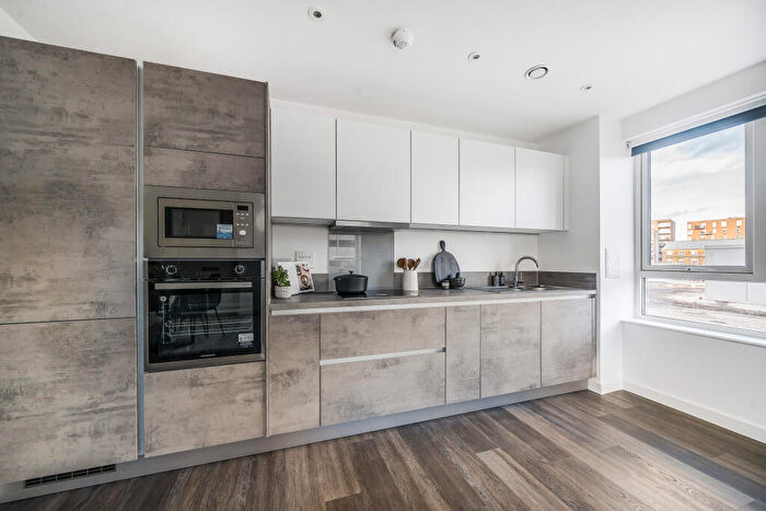 1 Bedroom Apartment To Rent In Bed, St Floor, Moorhen, Pelican House In Fresh Wharf, IG11