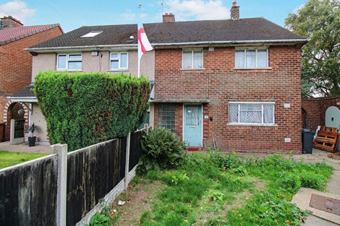 3 Bedroom End Of Terrace House For Sale In Irvine Road, Walsall, WS3