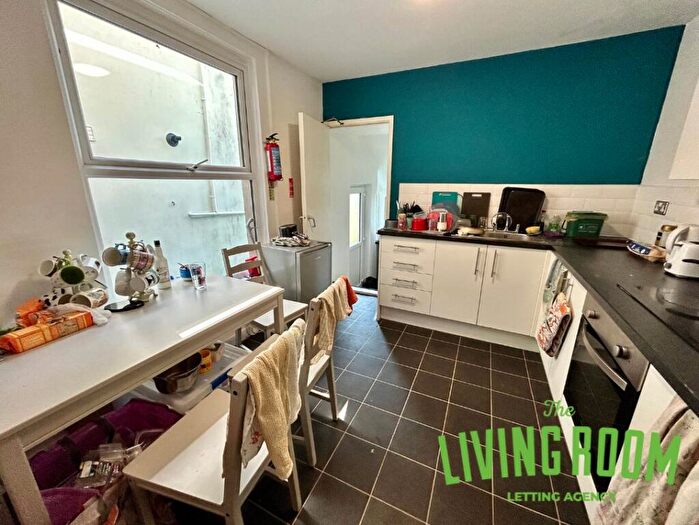 4 Bedroom House To Rent In Victoria Terrace, Brynmill, Swansea, SA1