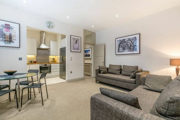 1 Bedroom Flat To Rent In Montagu Mansions, Marylebone, London, W1U