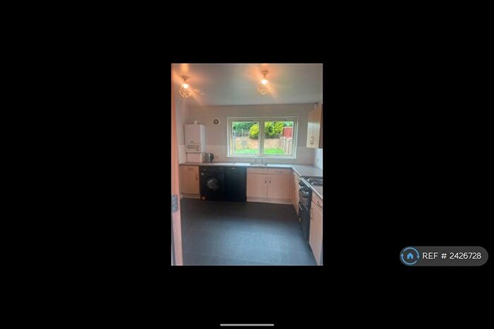 2 Bedroom End Of Terrace House To Rent In Lindsay Gardens, Kilmarnock, KA3