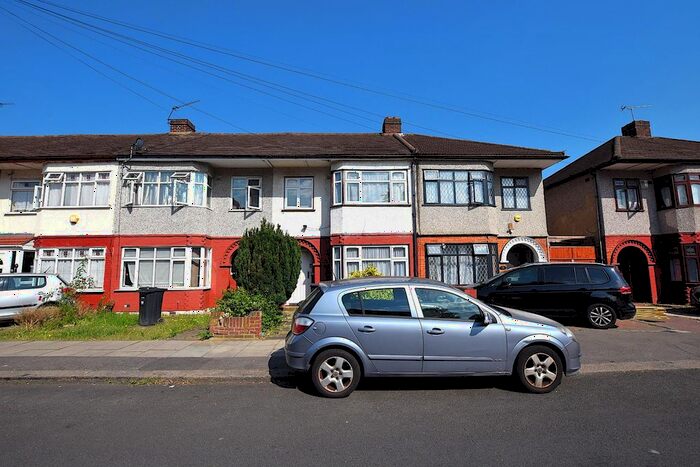 4 Bedroom Terraced House To Rent In Jarrow Road, Chadwell Heath, RM6