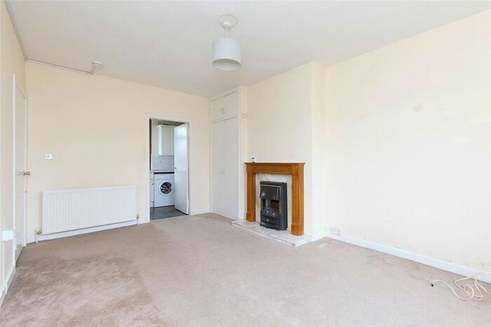 2 Bedroom Flat To Rent In Saughton Grove, Saughton, Edinburgh, EH12