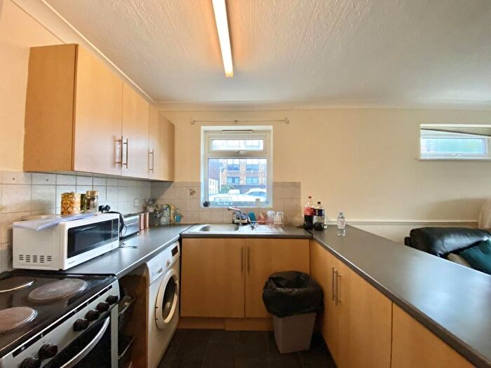 Studio For Sale In Pear Trees, Trout Road, West Drayton, Middlesex, UB7