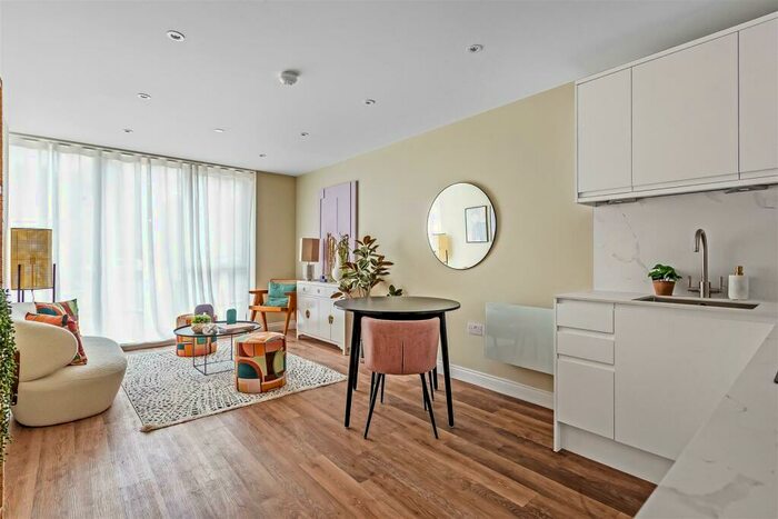 1 Bedroom Flat To Rent In Gateway Guildford, Power Close, Guildford, GU1