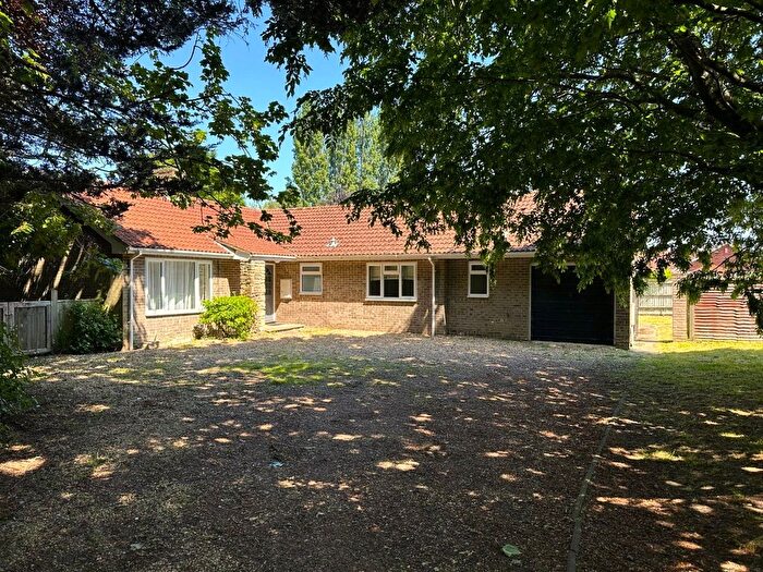 3 Bedroom Bungalow To Rent In Wellington Road, Taunton, Somerset, TA1