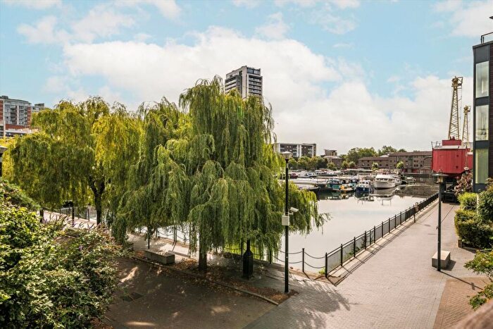 2 Bedroom Flat For Sale In Boardwalk Place, Canary Wharf, E14