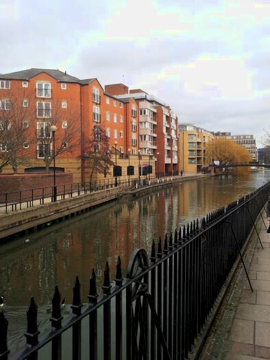 2 Bedroom Flat To Rent In Kings Reach Court, Crane Wharf, Reading, Berkshire RG1