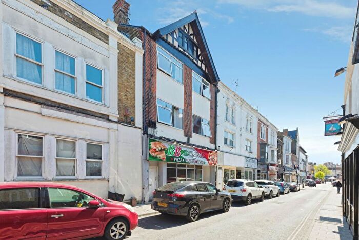 1 Bedroom Flat For Sale In King Street, Ramsgate, Kent, CT11