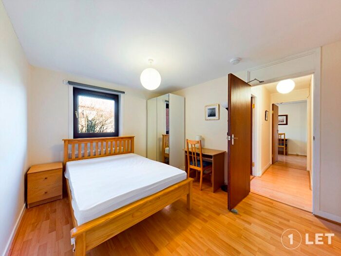 4 Bedroom Flat To Rent In St David's Place, Edinburgh, EH3