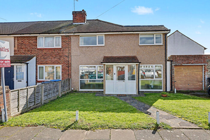 4 Bedroom House For Sale In Stoneleigh Avenue, Enfield, EN1