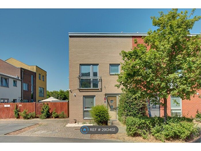 3 Bedroom End Of Terrace House To Rent In Vimy Drive, Dartford, DA1