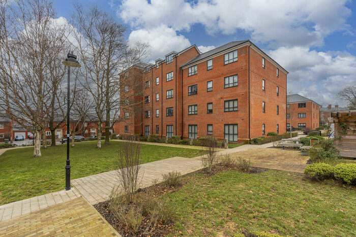2 Bedroom Apartment To Rent In Dorrell Apartments, Aldershot Aldershot, GU11