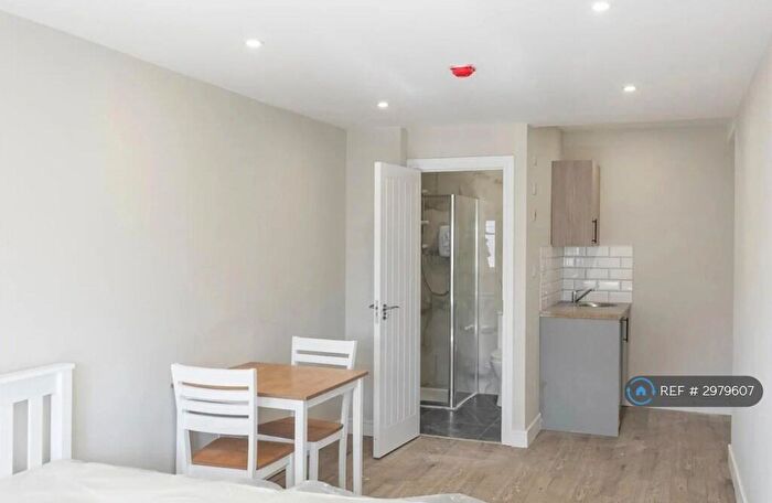 Studio To Rent In Barnett Wood Lane, Ashtead, KT21