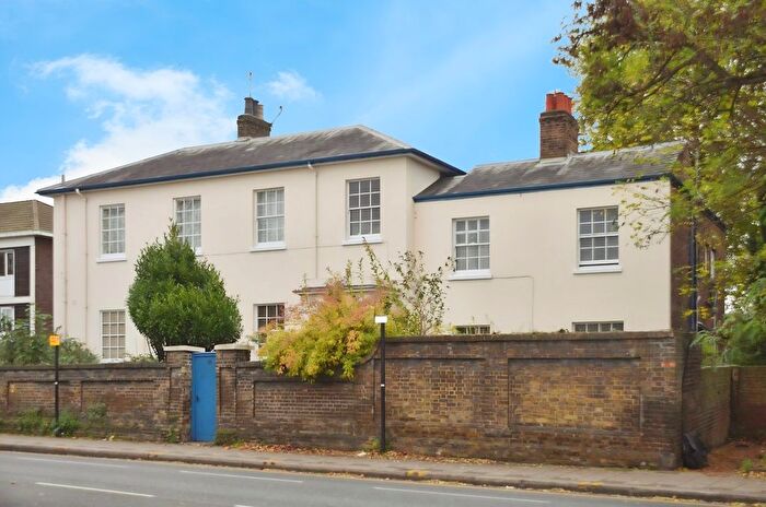 2 Bedroom Flat To Rent In London Road, Brentford, TW8