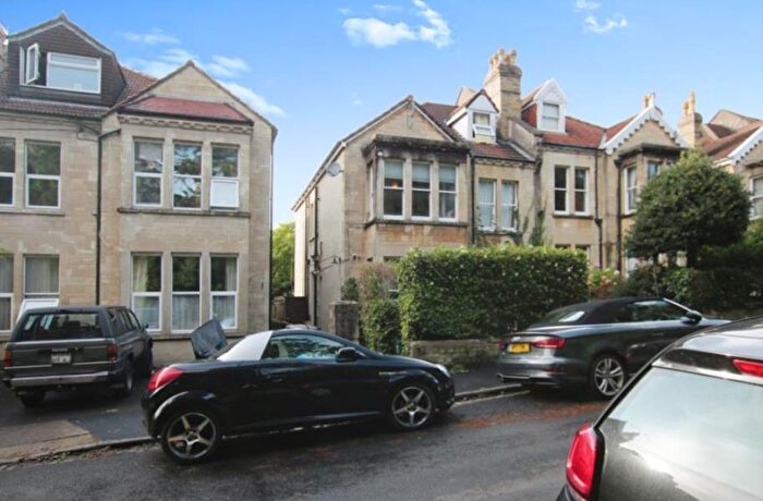 1 Bedroom Flat To Rent In Effingham Road - St Andrews, BS6