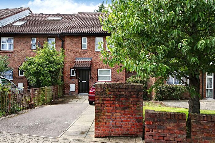 4 Bedroom Terraced House To Rent In Hawthorn Road, London, NW10