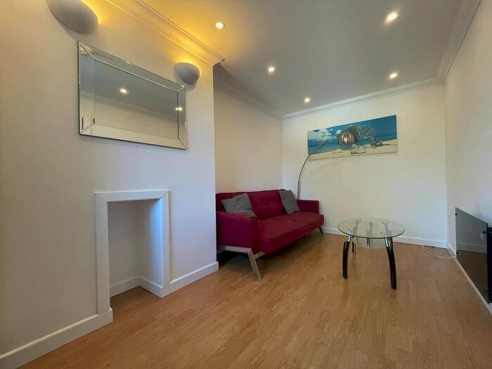 1 Bedroom Flat To Rent In Newport Road, Roath, Cardiff, CF24