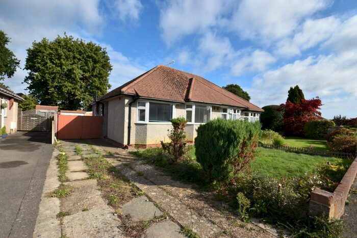 2 Bedroom Semi-Detached Bungalow To Rent In Blundell Avenue, Horley, Surrey, RH6
