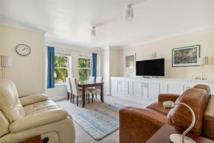 1 Bedroom Property To Rent In Dents Road, SW11