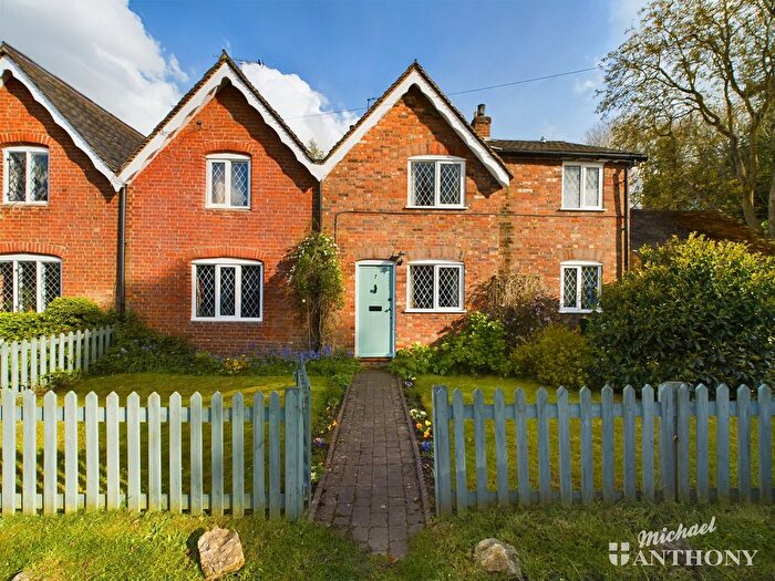 2 Bedroom Cottage For Sale In Crafton, Leighton Buzzard, LU7
