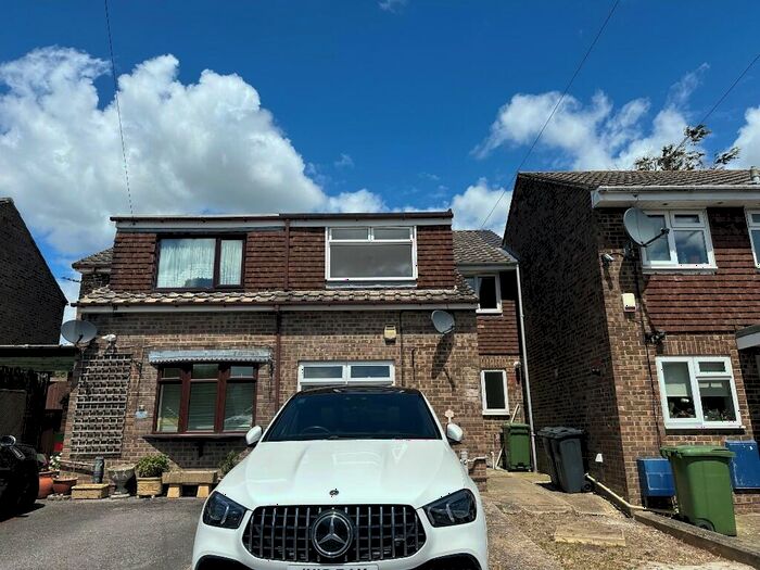 4 Bedroom Semi-Detached House To Rent In Farmlea Road, Portsmouth, Hampshire, PO6