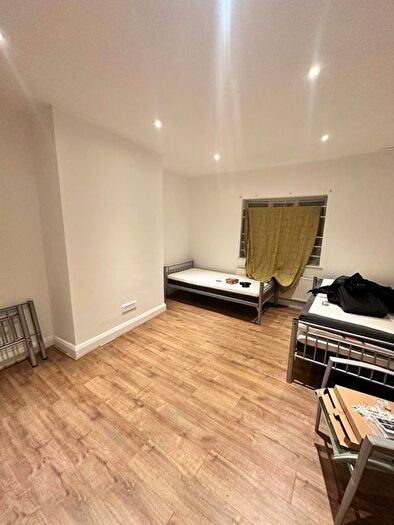 2 Bedroom Flat To Rent In East Street, Barking, IG11