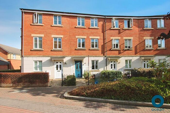 4 Bedroom Town House To Rent In Montreal Avenue - Horfield, BS7