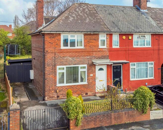 2 Bedroom End Of Terrace House To Rent In Esthwaite Gardens, Leeds, LS15