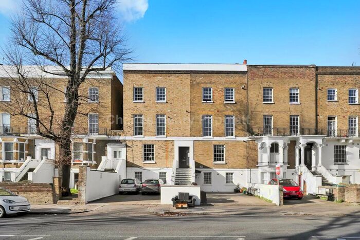 3 Bedroom Apartment To Rent In Hanley Road, Finsbury Park, N4