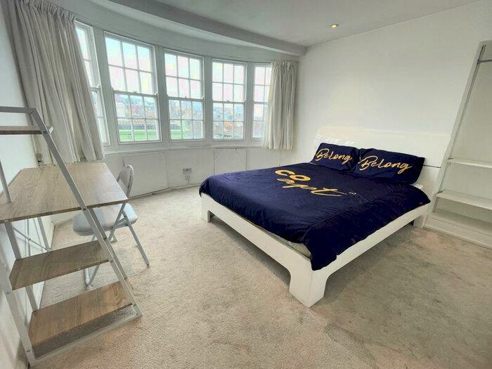 3 Bedroom Maisonette To Rent In Trafalgar Lane, Brighton, BN1