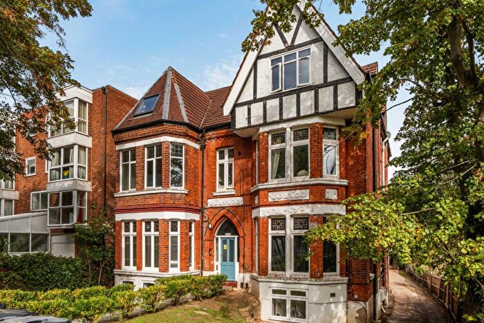 2 Bedroom Flat For Sale In Auckland Road, Crystal Palace, London, SE19