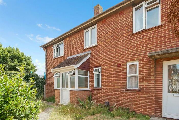 5 Bedroom House To Rent In Kingsham Avenue, Chichester, PO19