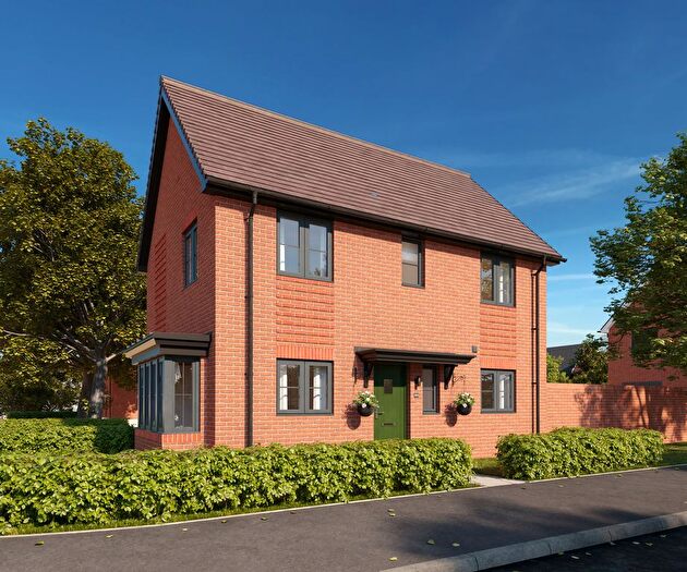 3 Bedroom Semi-Detached House For Sale In Nine Mile Road Extension, Finchwood Park, RG40
