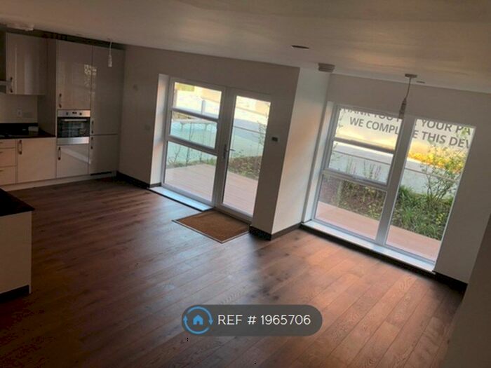 2 Bedroom Flat To Rent In East Station Road, Peterborough, PE2