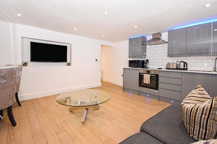1 Bedroom Flat For Sale In Egremont Place, Brighton, East Sussex, BN2