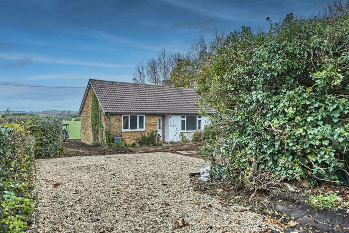 2 Bedroom Bungalow To Rent In Lynch Hill, Kensworth, Dunstable, Bedfordshire, LU6