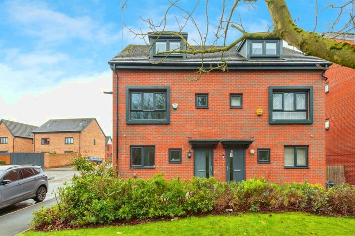 3 Bedroom Semi-Detached House For Sale In Medlock Close, Castlefields, Runcorn, WA7