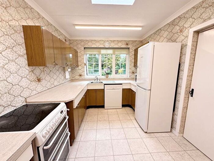 5 Bedroom Detached House For Sale In Bennett Road, Four Oaks, Sutton Coldfield, B74